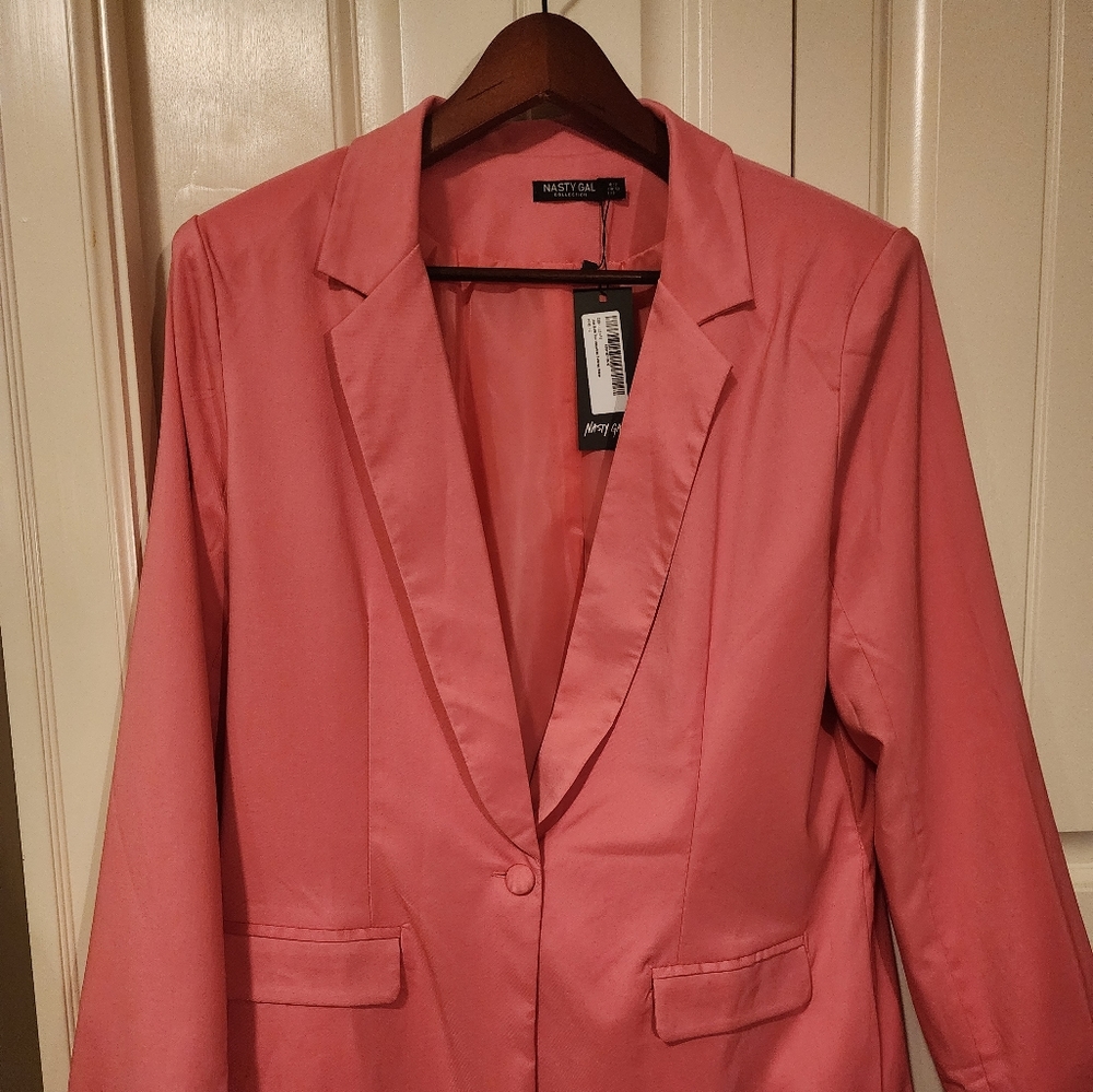 Barbiecore pink blazer oversized